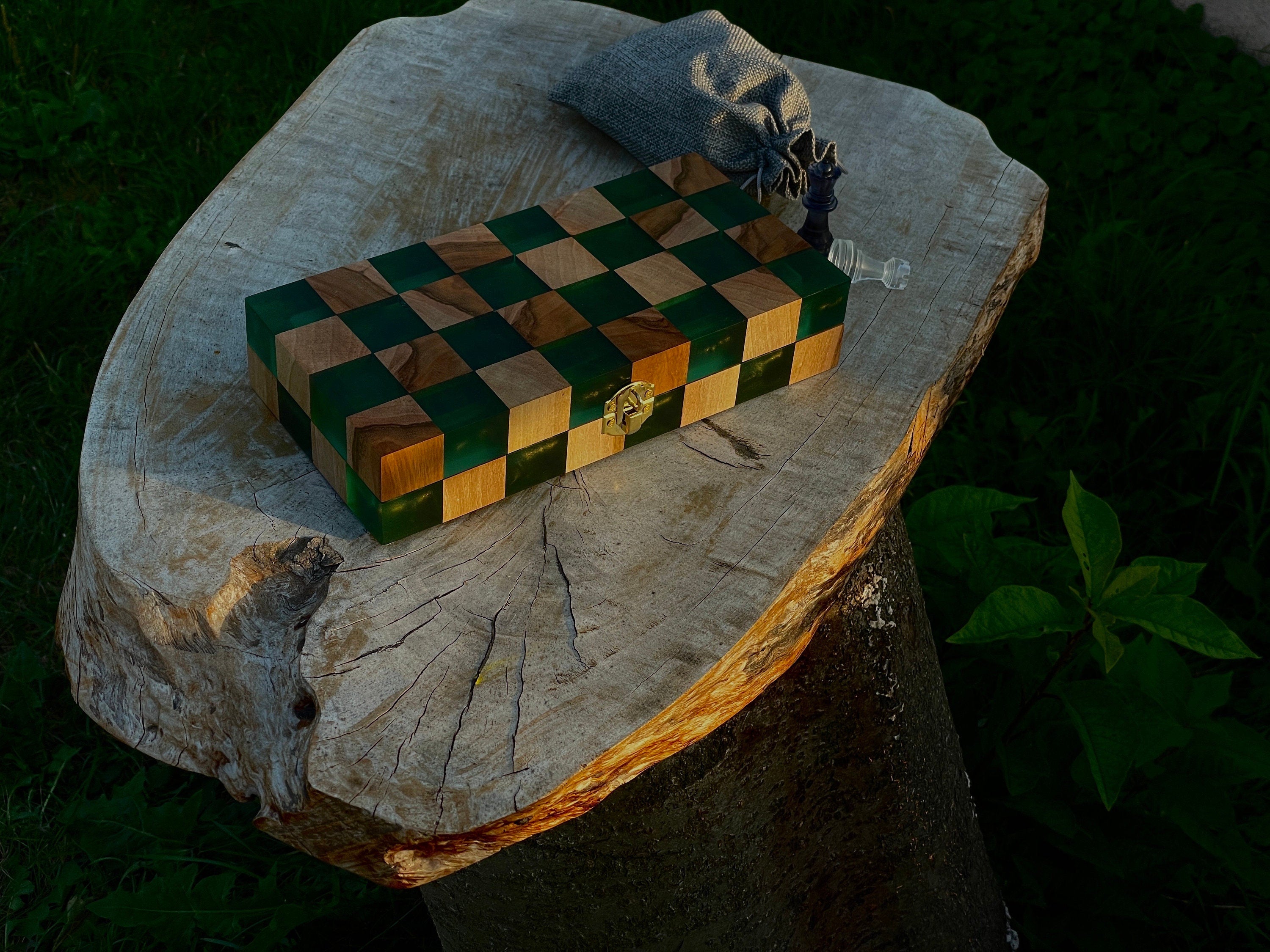 Folding chess board, custom chessboard, handcrafted chessboard, resin and wood chess set, personalized chessboard