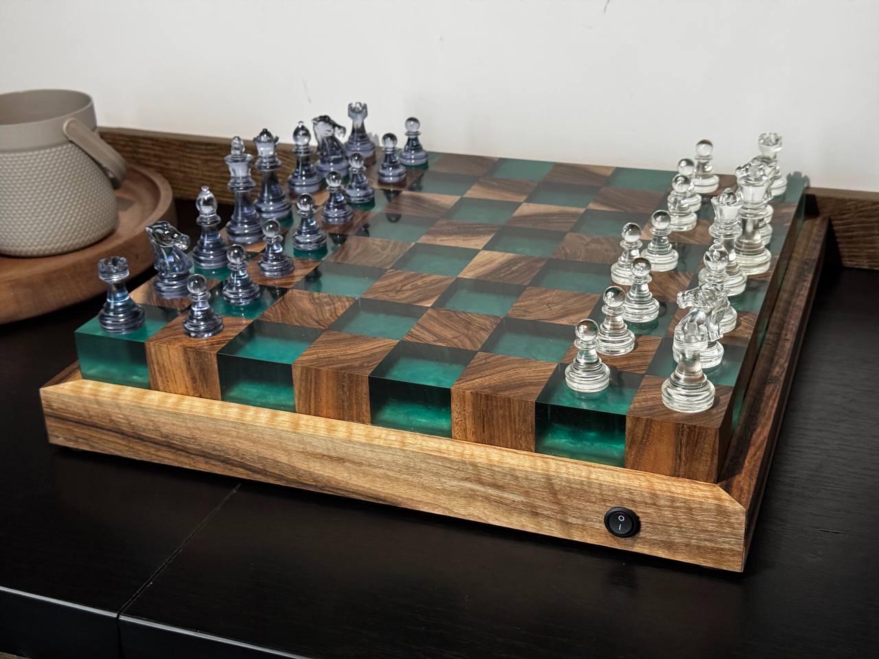 Custom LED Chess Set – Handmade Wood and Epoxy Resin Board – Illuminated Personalized Chess Gift – Unique Game Room Decor