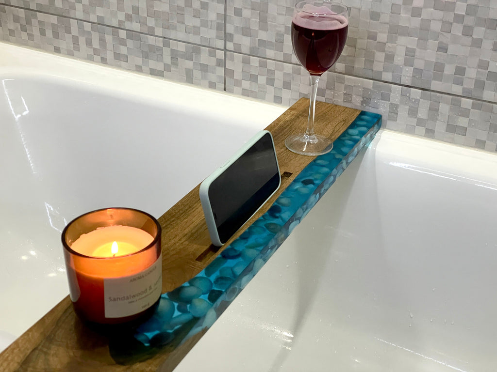 Epoxy resin custom bath board, bathtub tray with wine holder, wooden bath board, bathtub tray, bathtub wooden caddy with epoxy reisen