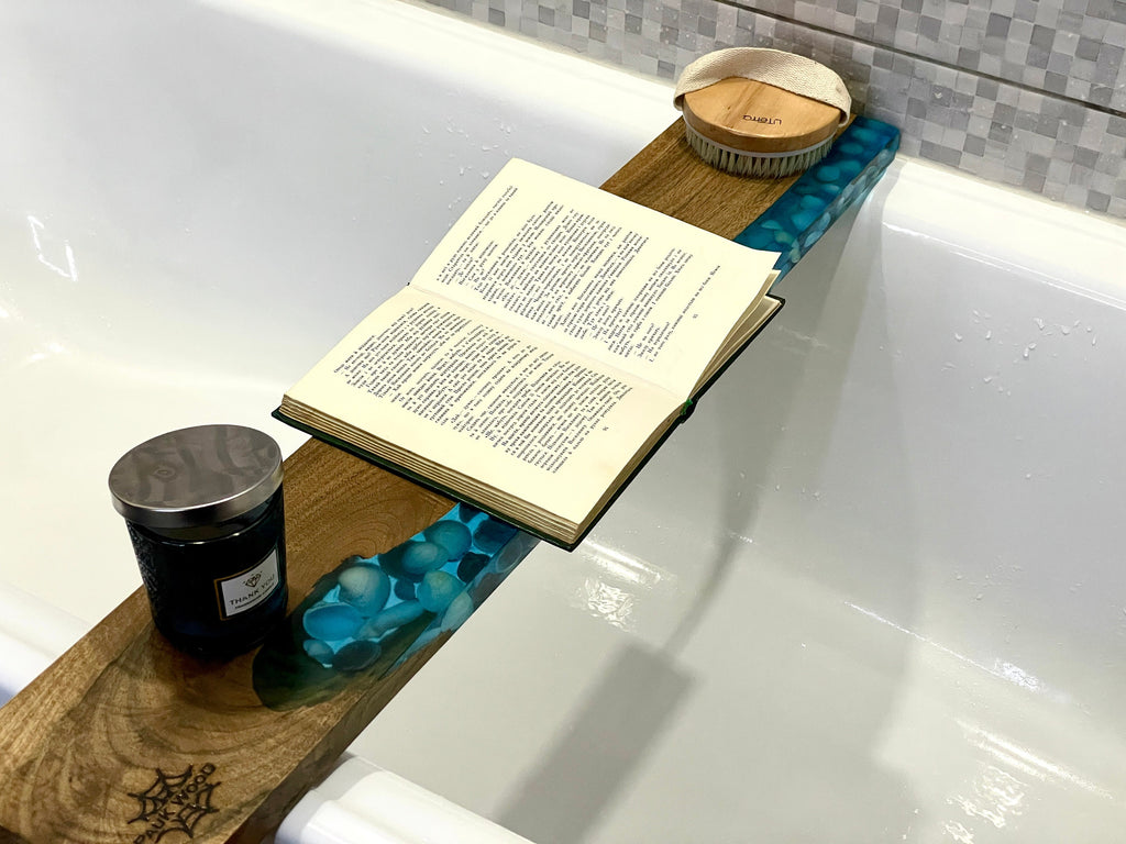 Epoxy resin custom bath board, bathtub tray with wine holder, wooden bath board, bathtub tray, bathtub wooden caddy with epoxy reisen
