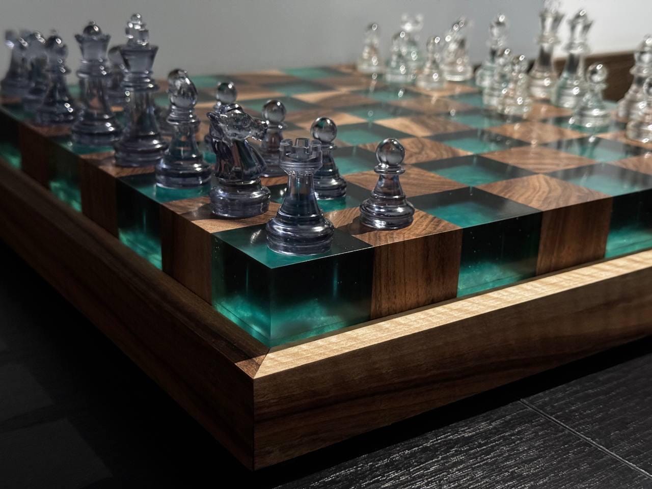 Custom LED Chess Set – Handmade Wood and Epoxy Resin Board – Illuminated Personalized Chess Gift – Unique Game Room Decor