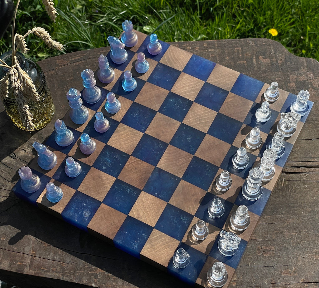 Chess set, custom chessboard, handcrafted chessboard, resin and wood chess set, personalized chessboard