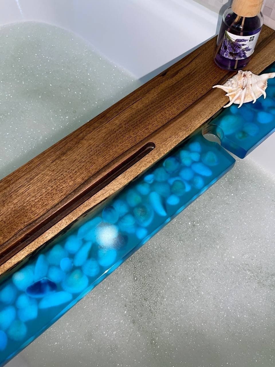 Epoxy resin custom bath board, bathtub tray with wine holder, wooden bath board, bathtub tray, bathtub wooden caddy with epoxy reisen