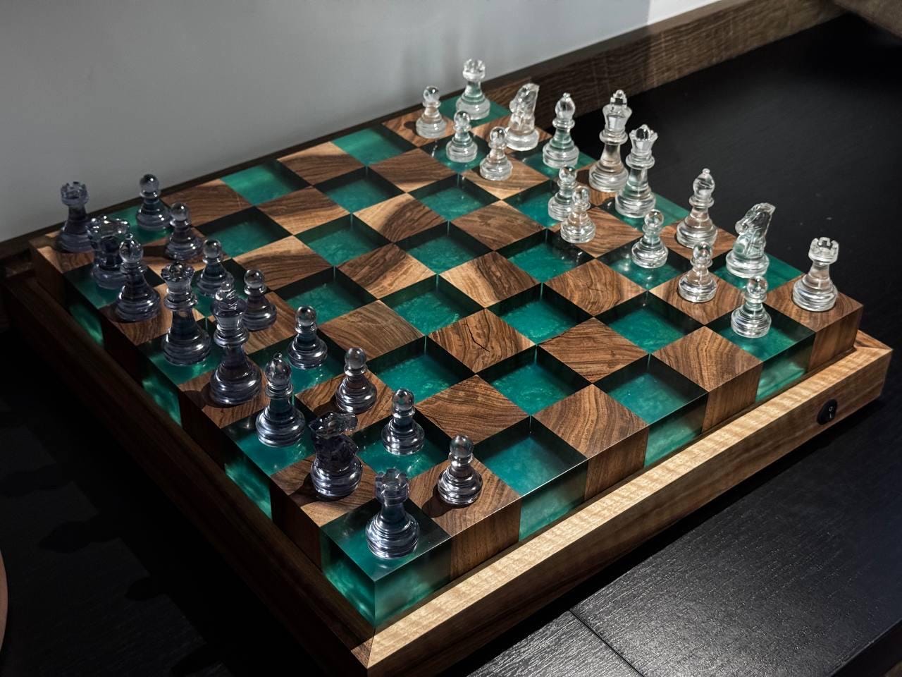 Custom LED Chess Set – Handmade Wood and Epoxy Resin Board – Illuminated Personalized Chess Gift – Unique Game Room Decor
