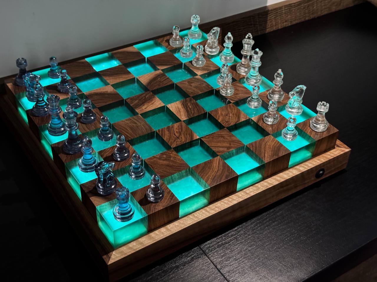 Custom LED Chess Set – Handmade Wood and Epoxy Resin Board – Illuminated Personalized Chess Gift – Unique Game Room Decor