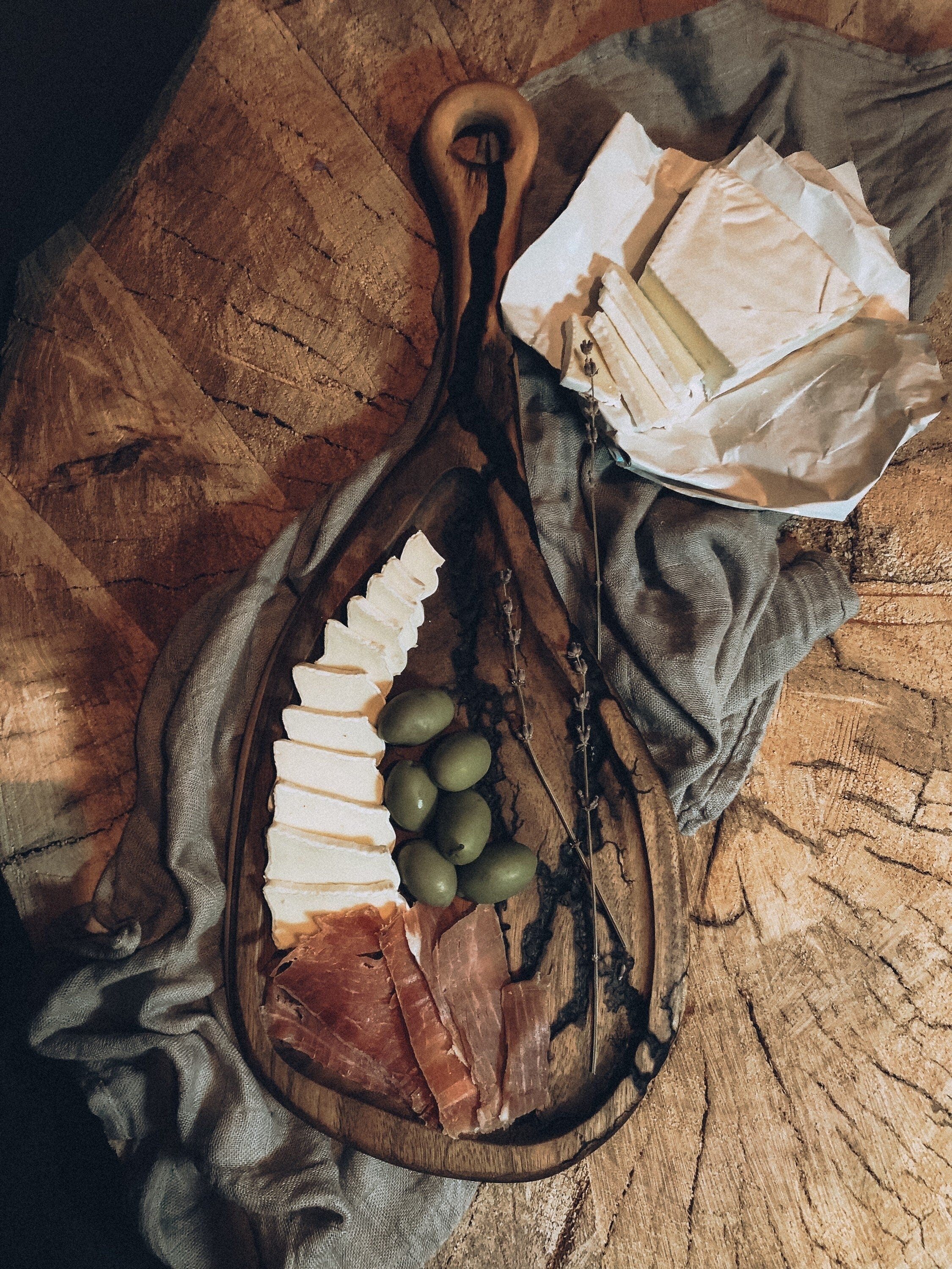Personalized charcuterie board, charcuterie board epoxy, custom charcuterie board, wood charcuterie board, rustic charcuterie board